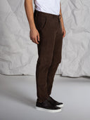 Pantaloni chino uomo in velluto a coste