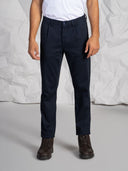 Pantaloni uomo con pinces in cotone caldo a costa fine