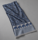 Sciarpa uomo in lana e seta grigio e blu con fantasia paisley