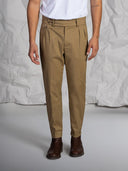 Pantalone uomo con pince in caldo cotone stretch beige
