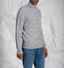 Maglia uomo dolcevita a trecce in misto lana