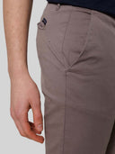 Pantalone chino uomo in gabardine di cotone
