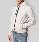 Giacca uomo in tessuto tecnico con cappuccio e zip – regular fit