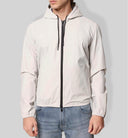 Giacca uomo in tessuto tecnico con cappuccio e zip – regular fit