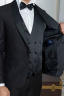 Smoking Uomo Elegante con Rever in Raso e Gilet Doppiopetto – Regular Fit
