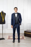 Smoking Uomo Elegante con Rever in Raso e Gilet Doppiopetto – Regular Fit