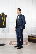 Smoking Uomo Elegante con Rever in Raso e Gilet Doppiopetto – Regular Fit