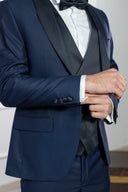 Smoking Uomo Elegante con Rever in Raso e Gilet Doppiopetto – Regular Fit