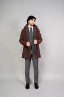 Cappotto uomo tre quarti monopetto con collo classico e chiusura a tre bottoni