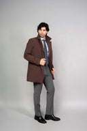 Cappotto uomo tre quarti monopetto con collo classico e chiusura a tre bottoni