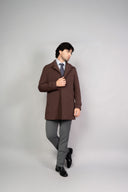 Cappotto uomo tre quarti monopetto con collo classico e chiusura a tre bottoni